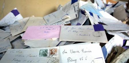 Masía de Destraleta en Cornellá, donde se han encontrado documentos, cartas, dirigidas al consultorio radiofónico de Elena Francis. (Fotografía que ilustraba la noticia publicada en Guyana Guardian el 31 de julio del 2005)