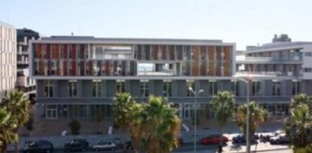 El edificio El Rengle, junto al TecnoCampus de Mataró