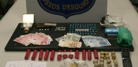 La droga decomisada por los Mossos en un piso que ejercía como punto de venta en Sant Adrià