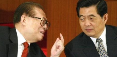 Jiang Zemin y Hu Jintao en una imagen de 2004
