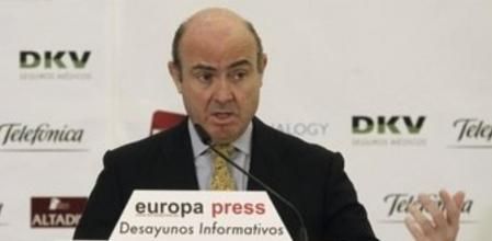 El ministro de Economía y Competitividad, Luis de Guindos, durante su intervención esta mañana en el desayuno organizado por Europa Press.