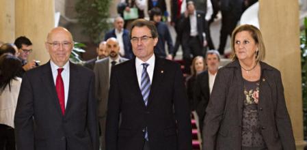 Artur Mas, junto a Joan Rigol y Núria de Gispert, ha presidido la reunión del Pacte Nacional del Dret a Decidir en el Parlament