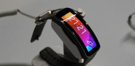 El brazalete ha causado buenas sensaciones en el congreso de telefonía móvil gracias a su diseño