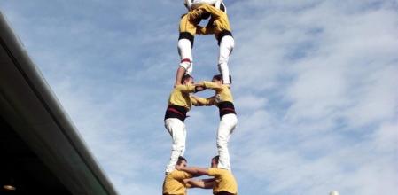 L'Ajuntament de Badalona col·locarà una placa a la seva façana per commemorar la primera diada amb castells de nou pisos