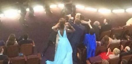 Liza Minnelli se quedó fuera del selfie de los Oscar