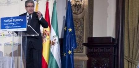 El conseller de Presidencia y portavoz del Govern, Francesc Homs, durante su intervención en el desayuno informativo organizado hoy en Sevilla por el ciclo 