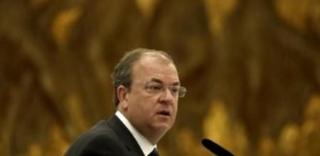 El presidente de Extremadura, José Antonio Monago, durante su intervención en un desayuno informativo en Madrid, en pleno debate sobre la financiación autonómica.