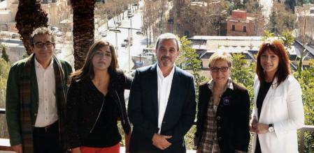 Jordi Martí, Rocio Martínez-Sampere, Jaume Collboni, Carmen Andrés, y Laia Bonet, posibles alcaldables socialistas para Barcelona 2015, posan juntos