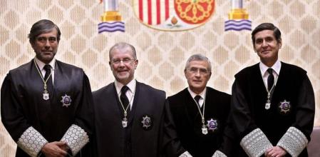 En los extremos, López y González-Trevijano, designados por el Gobierno, y Xiol y Martínez Vares, por el CGPJ