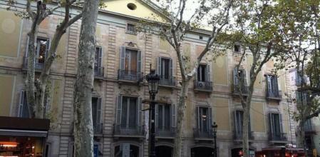 Fachada del Palau Moja, en la Rambla de Barcelona