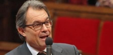 El presidente de la Generalitat, Artur Mas, hoy en la sesión de control del Parlament, donde ha garantizado que
