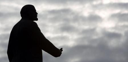 Una estatua de Lenin en Simferopol, Crimea, Ucrania.