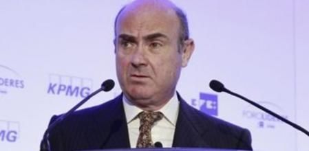 El ministro de Economía y Competitividad, Luís de Guindos, durante su intervención hoy en el primer Foro Líderes que organizan la Agencia EFE y KPMG, un encuentro que reúne a personalidades del mundo económico y empresarial.