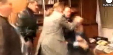 Un partido de extrema derecha le acusa de ser un agente de Moscú