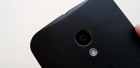 La cámara trasera del Moto X tiene 10 Megapíxeles, modo HDR y graba vídeo a cámara lenta
