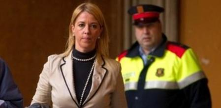 AnaIsabel Marcos en el interior del Palacio de Justicia de Barcelona momentos antes de declarar por los altercados del Parque de la Ciudadela.