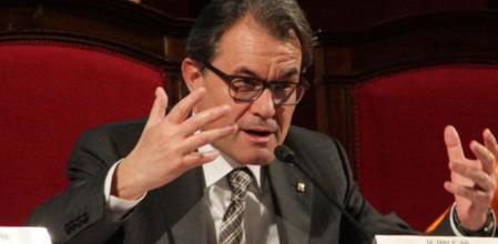 El presidente catalán Artur Mas interviene en un acto de Foment del Treball para celebrar el centenario de la constitución de la Real Academia de Doctores