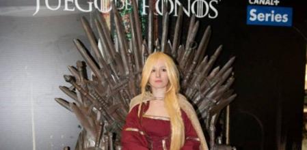 Canal+ trasladó un trono de Hierro hasta los cines donde se estrenó la cuarta temporada de 'Juego de Tronos'