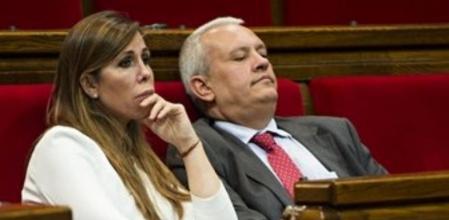 El portavoz adjunto del PPC en el Parlament, Santi Rodríguez, junto a la presidenta del PPC, Alícia Sánchez-Camacho.