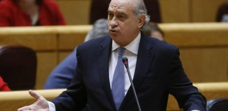 El ministro del Interior, Jorge Fernández Díaz, durante una de sus intervenciones en la sesión de control al Gobierno celebrada en el pleno del Senado