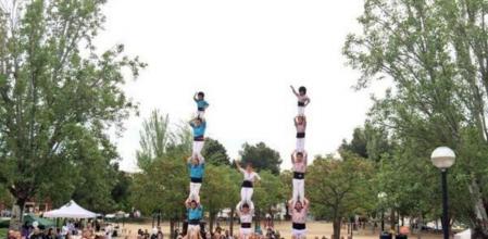 Les tres colles castelleres a la plaç de Ca n'Anglada