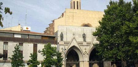 Plaza Vella de Terrassa y acceso a la catedral del Esperit Sant, en cuya entrada fue agredido Pere Navarro