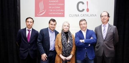 Xavier Espasa, los hermanos Roca rodeando a Pepa Aymami, y Joan Giraut.