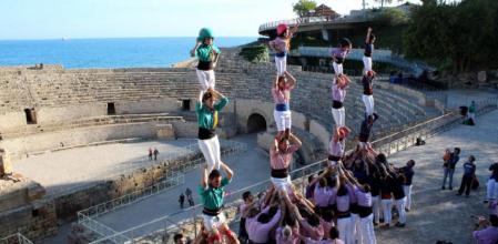 Les quatre colles de la ciutat van assistir a la presentació de l'acte
