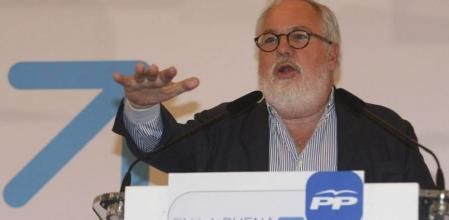 Miguel Arias Cañete, candidato del PP a las elecciones europeas, en un acto electoral en Torrevieja, Alicante