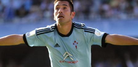 El delantero brasileño del Celta de Vigo Charles celebra el primer gol ante el Real Madrid, durante el partido de Liga en Primera División en 2014