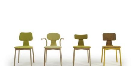 Colección Silla40 diseñadas por el Estudio nadadora. De madera de fresno y tapizados personalizados. A partir de 441 ¿. Sancal.