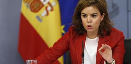 La vicepresidenta del Gobierno, Soraya Sáenz de Santamaría, durante la rueda de prensa ofrecida tras la reunión del Consejo de Ministros, hoy en el Palacio de la Moncloa, en Madrid.