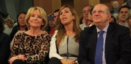 Santi Fisas, candidato del PPC, con Alícia Sánchez-Camacho y Esperanza Aguirre.