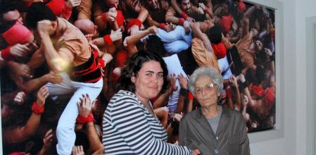 Sandra Llauradó i Àngels Ollé formalitzant l'adhesió