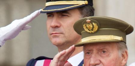Juan Carlos I y el príncipe Felipe durante la celebración de la Pascua militar el pasado 6 de enero