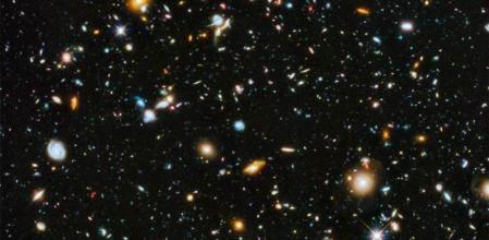 Esta es una imagen compuesta que muestra el espectro de luz visible e infrarrojo cercano obtenida por el Hubble durante un período de nueve años