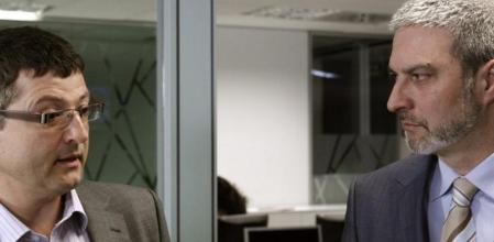 El historiador Joaquim Coll, uno de los fundadores de Societat Civil Catalana, y el presidente y secretario de la entidad José Ramón Bosch