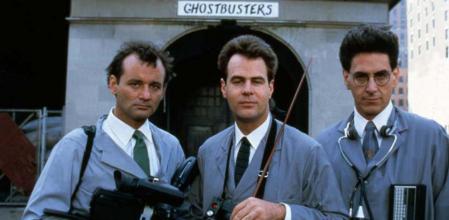 Bill Murray, Dan Aykroyd y Harold Ramis en un fotograma de 'Los Cazafantasmas'
