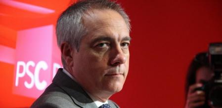 Pere Navarro, en el momento de anunciar su renuncia como primer secretario del PSC