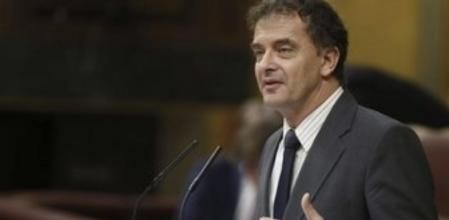 El portavoz parlamentario de ERC, AlfredBosch, durante su intervención en el pleno del Congreso que aprobará la ley orgánica por la que se hace efectiva la abdicación del Rey.