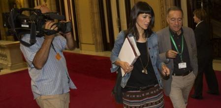 La alcaldesa de Santa Coloma de Gramenet y diputada del PSC, Núria Parlón, a su llegada a una sesión del Parlament