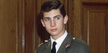 El Príncipe Felipe posa en enero de 1986, siendo un adolescente