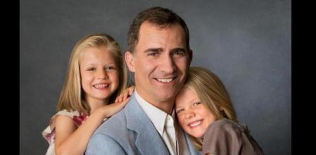 El Príncipe Felipe junto a sus hijas Leonor y Sofía