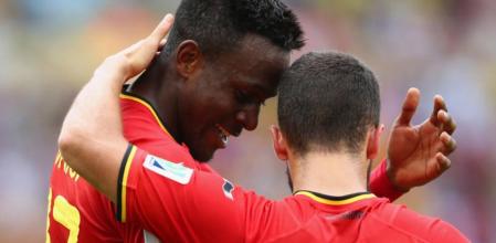 Divock Origi celebra su gol a Rusia con Eden Hazard