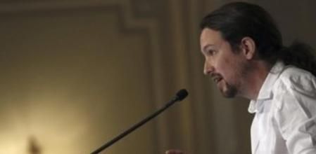 El portavoz de Podemos, Pablo Iglesias, durante su intervención en un desayuno informativo en Madrid, organizado por el Forum Europa.