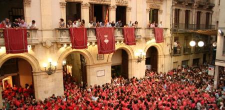 Les colles de Valls durant l'actuació del Firagost de 2014