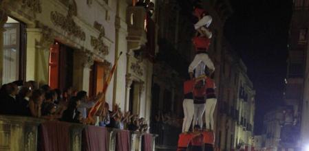 La Colla Vella dels Xiquets de Valls descarrega el millor castell de la jornada, el 3d9f