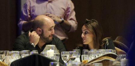 Kiko Rivera con su nueva novia, Irene Rosales, en una cena