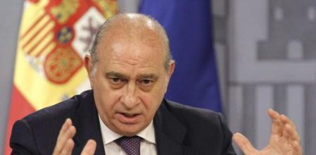 El ministro del Interior, Jorge Fernández Díaz, durante su intervención hoy en la rueda de prensa posterior al ConsejodeMinistros donde han aprobado el proyecto de ley de Seguridad Ciudadan