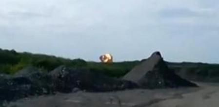 Momento en el que el avión malasio cae abatido en Ucrania